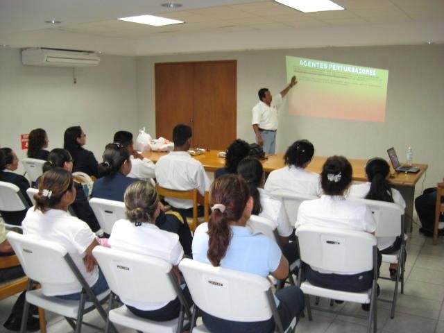 Actividad de capacitación de OTEC ICAL en sala