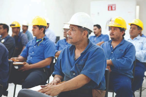 Capacitación a trabajadores en terreno